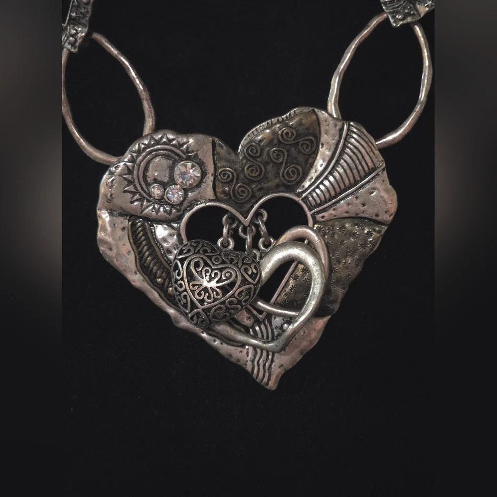 Vintage Heart Pendant Necklace and Earring Set - Picture 5 of 12